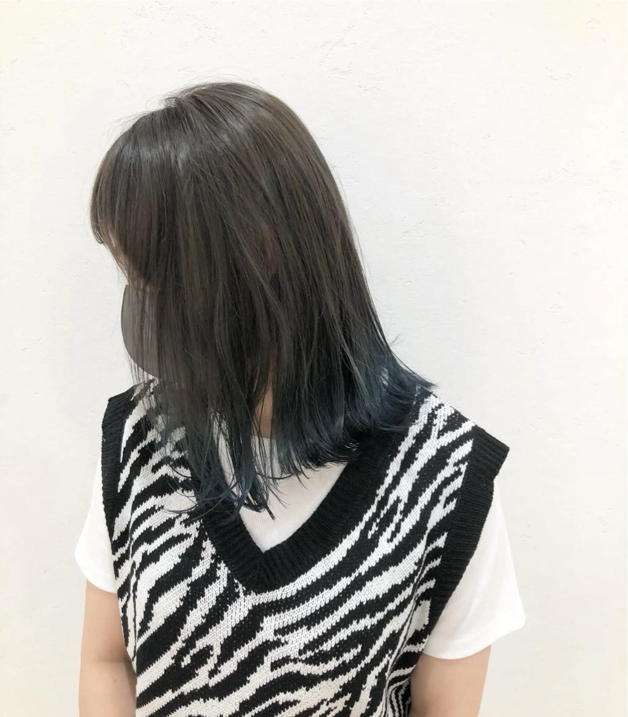 ミディアム カラー ブリーチ ブルーカラー 透け感カラー🫧 加納トモヒロのヘアスタイル