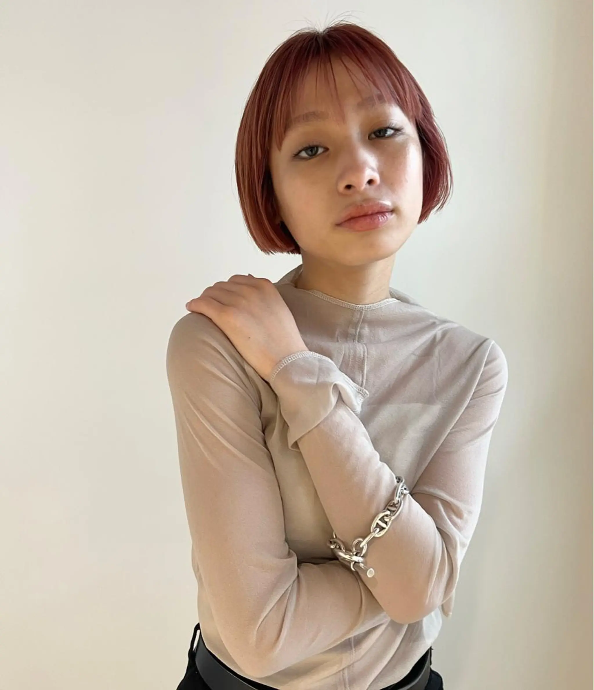 ショート カラー ピンクカラー io濱川 遥のヘアスタイル