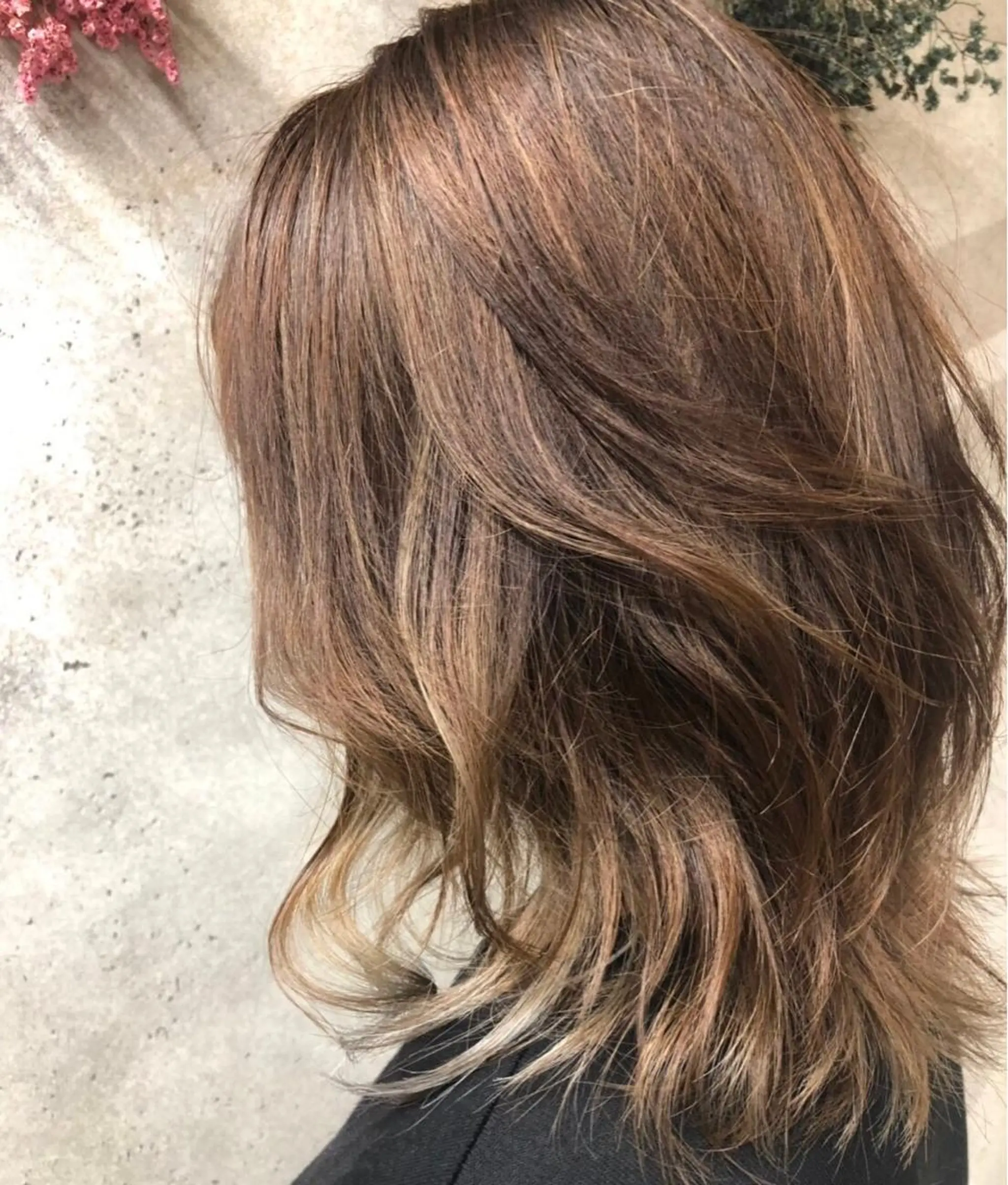 ミディアム カラー にった みずきのヘアスタイル