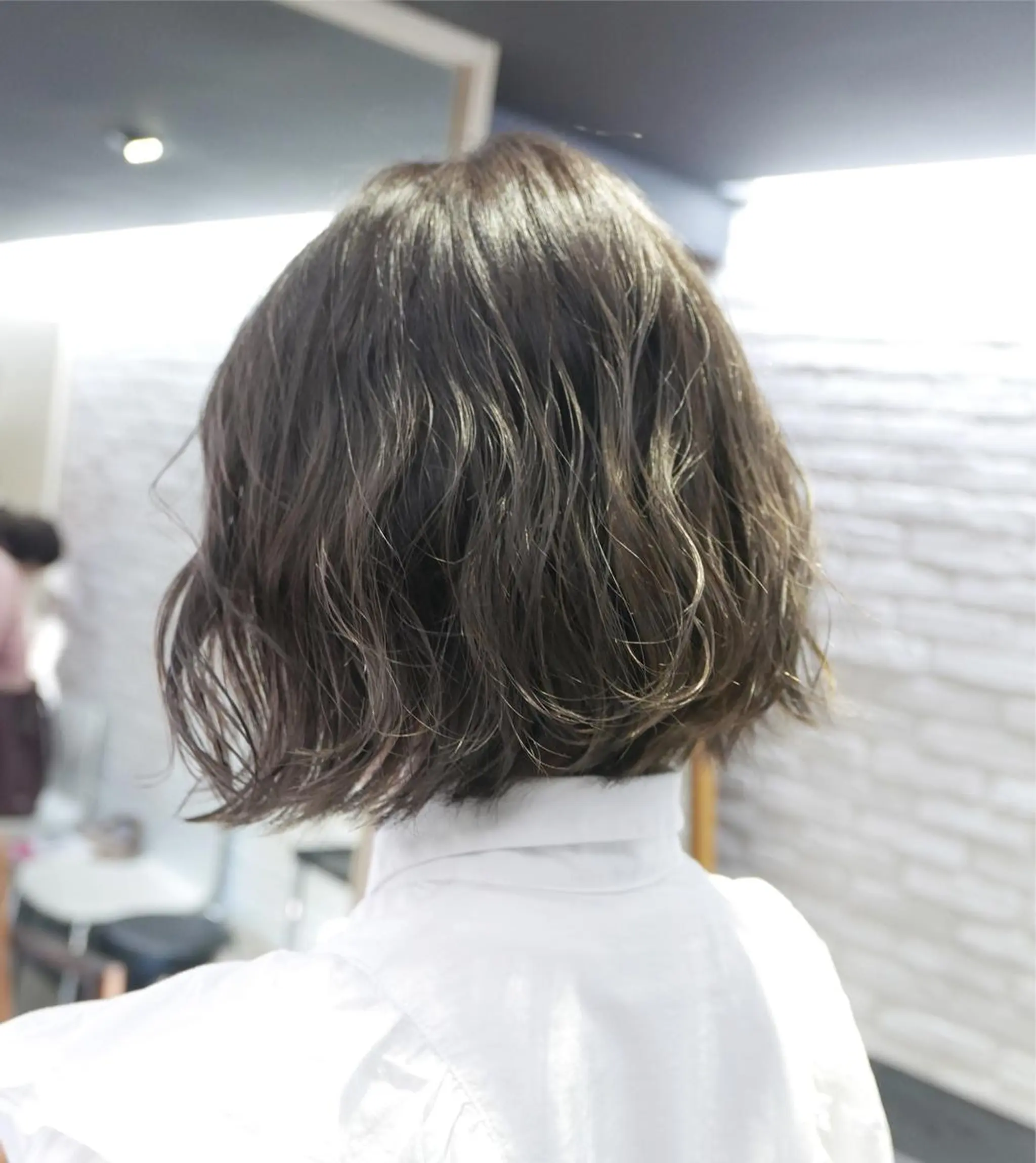 ショート カラー アディクシーカラー レイヤー　べージュ 白石研太のヘアスタイル