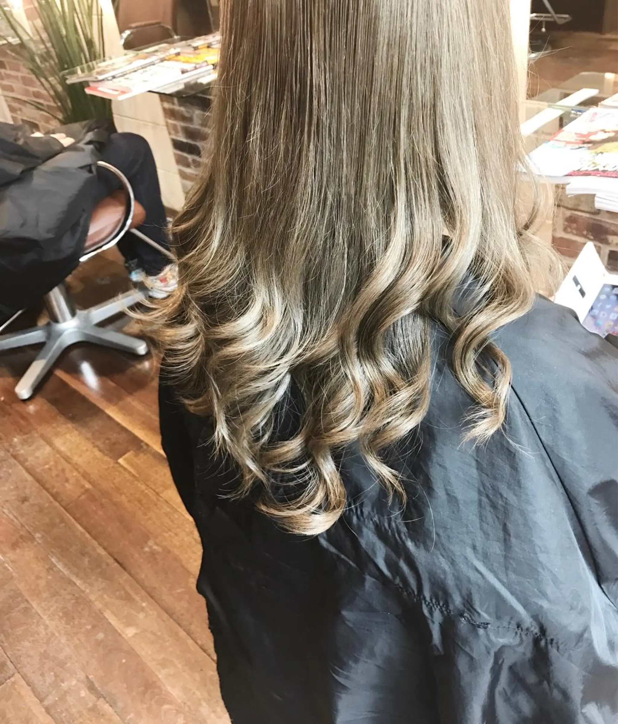 セミロング アッシュ chic.🍋 Kirariのヘアスタイル