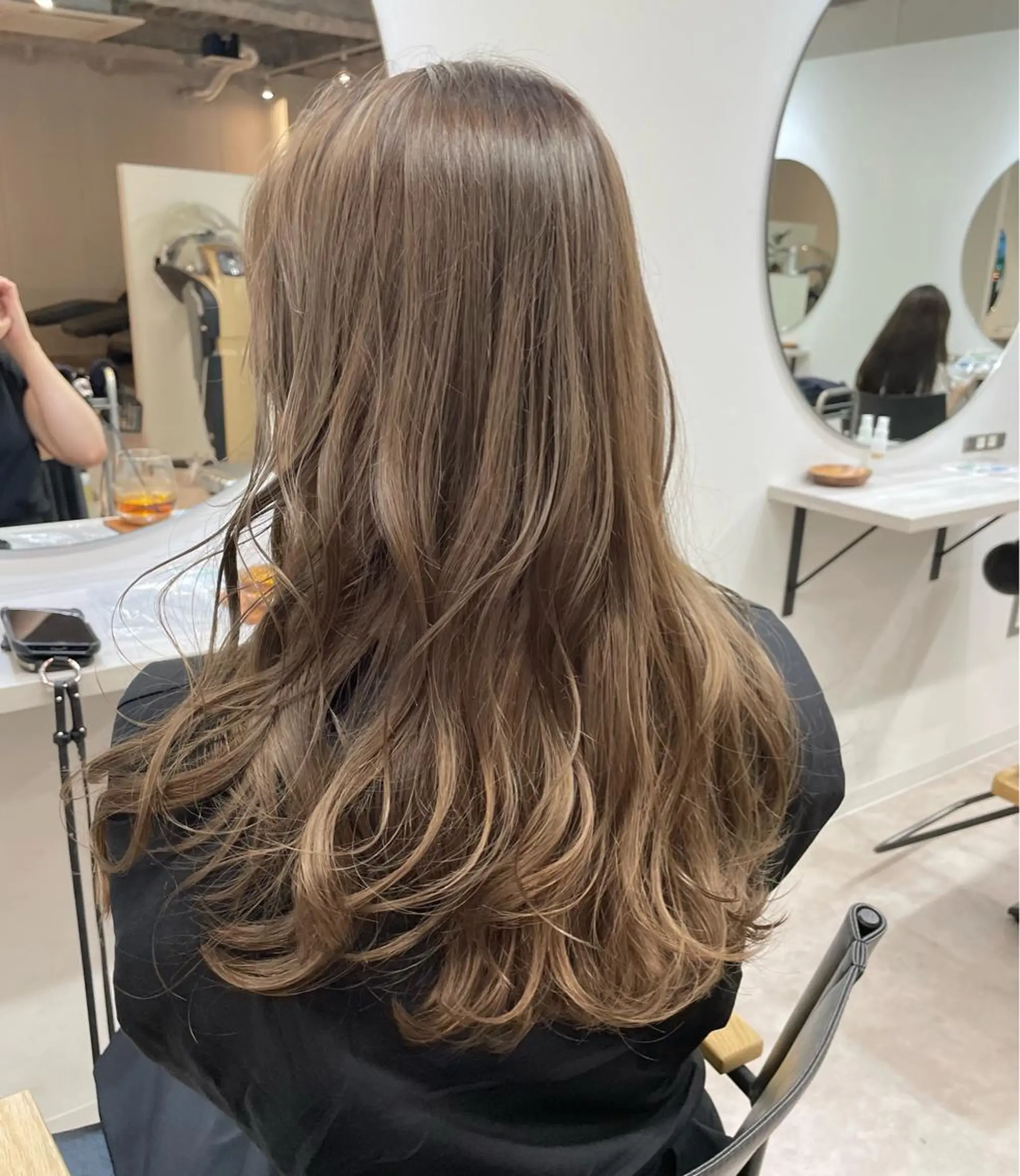 ロング KAORU オリーブカラーのヘアスタイル