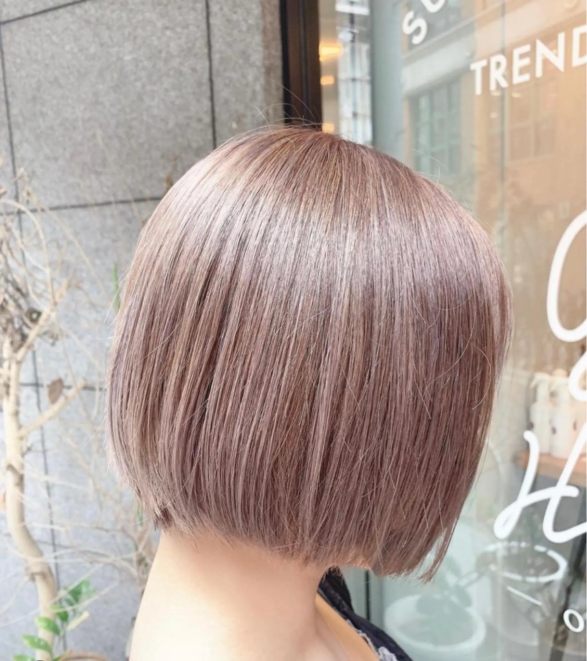 カラー Kvell&Co.所属・ハイトーン カラーのヘアスタイル