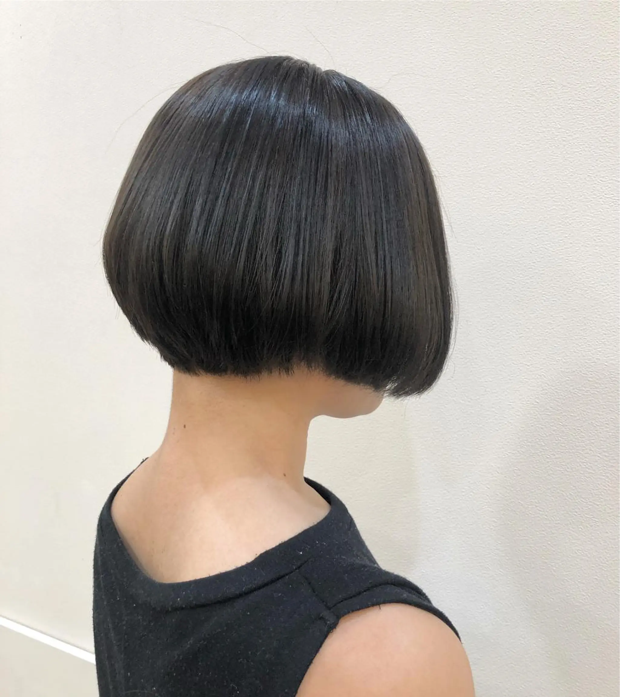 ショート カラー ヘアカラー 内田温子大人女性 ハイライト、ボブのヘアスタイル
