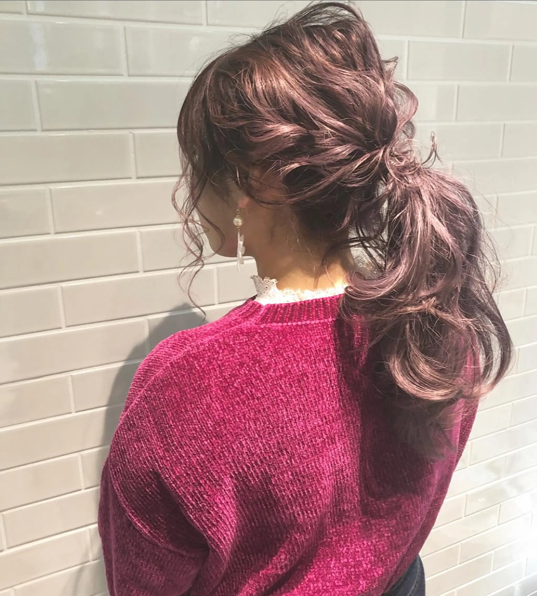 ロング カラー ヘアアレンジ ポニーテール アッシュ ピンクカラー ピンクアッシュ 簡単アレンジ ヘアカラー トリートメント autre所属・大久保 ひでなりのヘアスタイル