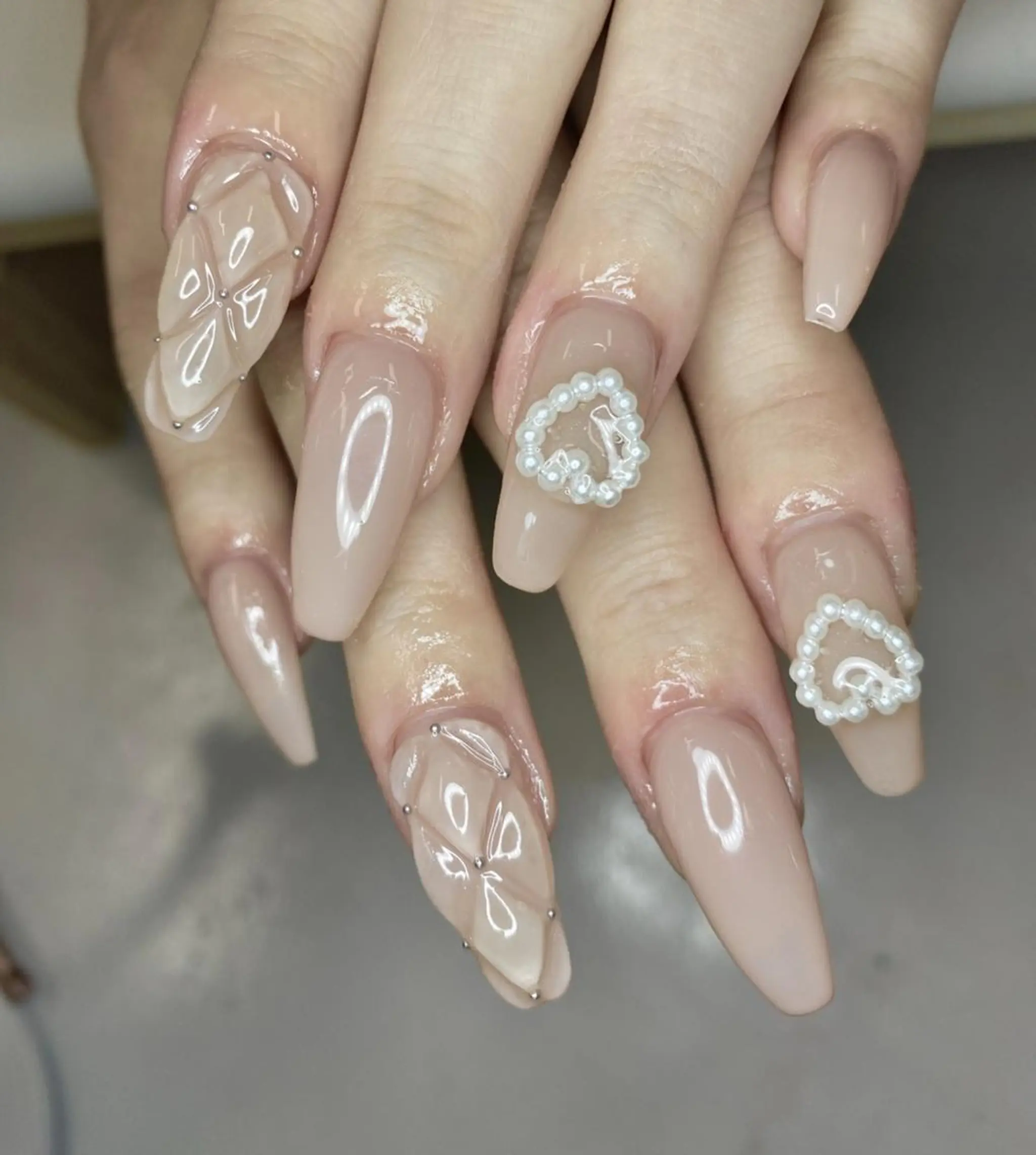 ネイル 長さ出し ネイルチップ Queens テイのネイルデザイン
