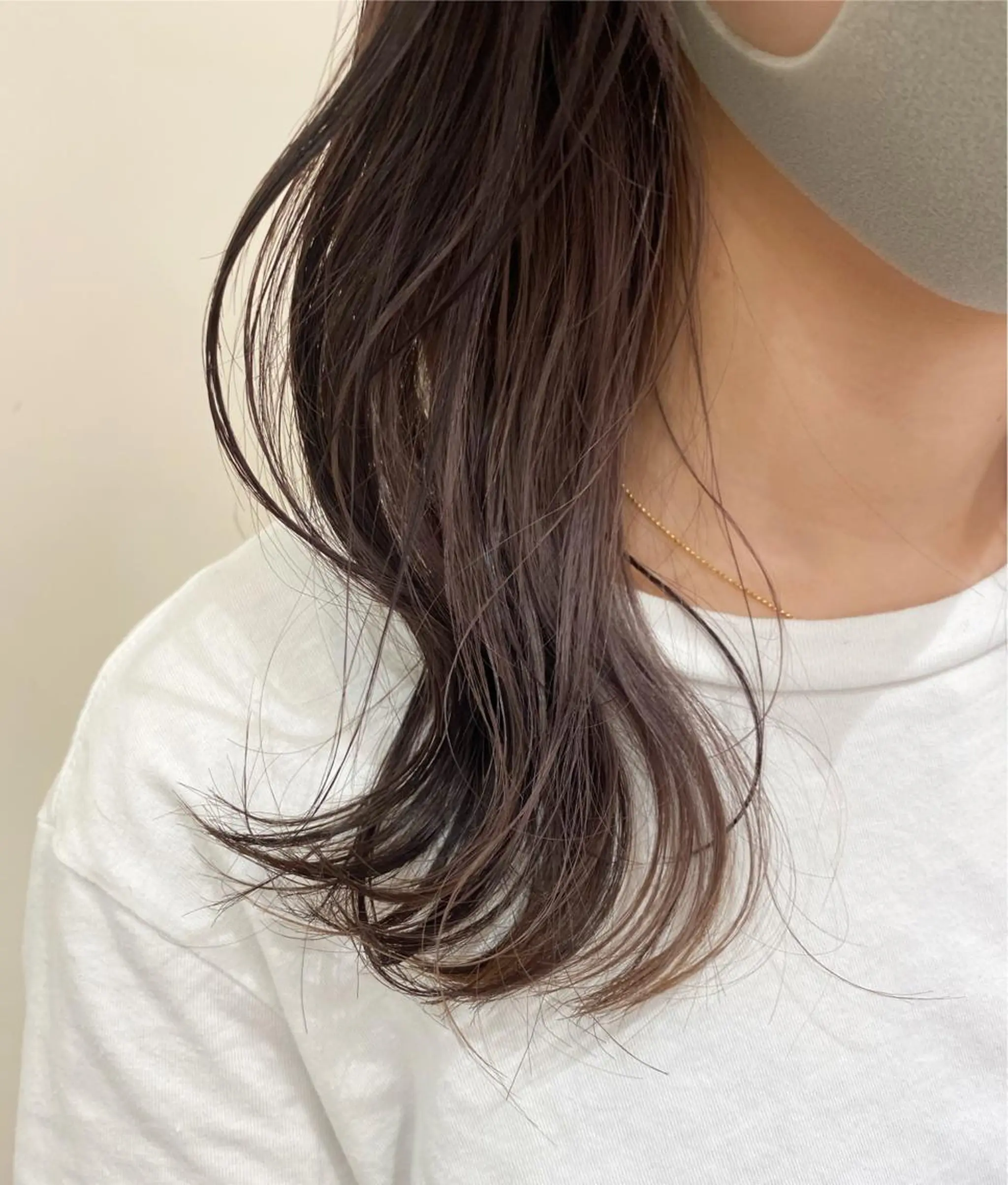 セミロング カラー グレージュ ラベンダーカラー ラベンダーグレージュ ラベンダーグレー カット ヘアカラー トリートメント プレイングカラー🤍 細めハイライトのヘアスタイル