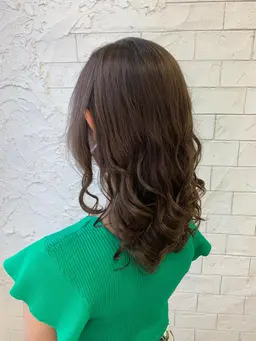 カット＋自然なツヤ髪カラー【イルミナ】or外国人風透け感カラー【アディクシー】+ケアトリートメント