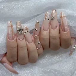 オフ🈶    持ち込みデザイン🎨(60分)