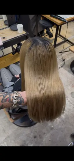 ハイトーン地毛風ストレート(縮毛矯正)+メンテナンスカット