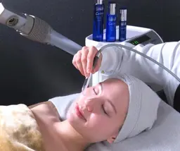 【フェイシャルエステ60分コース】クレンジング・洗顔･毛穴吸引･マッサージ･パック・メイクアップ