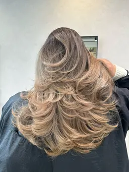 🔥 4月だけの特別プライス🔥大人に海外風バレイヤージュ👱‍♀️