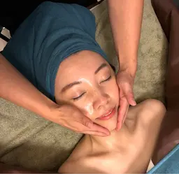 切らずに叶える、本格小顔メソッド!3D小顔リフト【ゲルマ発汗マット整体付き】 90分