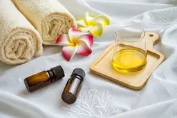 【美白、引き締め、血行促進、エイジング】ハンドフェイシャルデコルテ付き《シミ、キメの整え、赤ら顔、肌の弾力、老化予防》