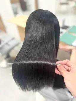 【表面のパヤパヤが気になる方📗】  縮毛矯正🌱‬＋TOKIO5stepトリートメント