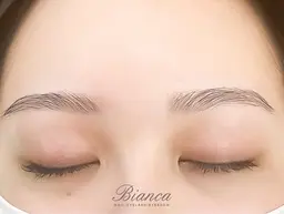 毛流れを整えて美眉に🦋HBL ハリウッドブロウリフト💙赤羽