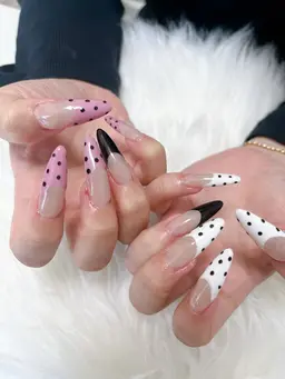 持ち込みシンプルデザイン✖️10本長さ出し（チップ）オフ無し