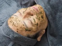 【剥離なし植物幹細胞】毛穴洗浄+ハーブピーリングコース ¥12,000