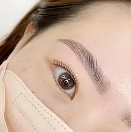 ブロウリフト❣️ハリウッドブロウリフト（wax込み）