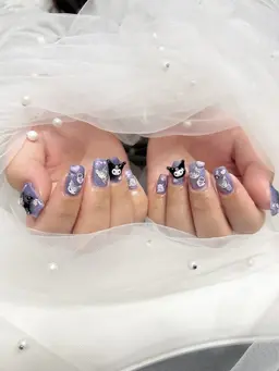 チップ10本長さだし甘皮から2センチ以下（深爪さんNG）プラスデザイン料金がかかります。