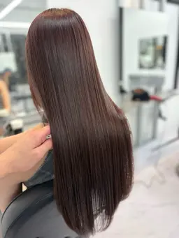 🎨ワンカラー（ブリーチ無し）　¥4,000​〜​　艶カラーでナチュラルに可愛く💕