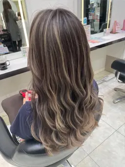 【外国人風ハイライトカラー💛🌷ハイライトカラー+カット＋システムトリートメント】