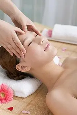 【肌荒れ/小顔コルギ】毛穴洗净+コルギ+美容液導入70分