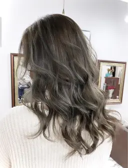 💙赤み撃退❗️外国人風💙アディクシーカラー+保湿トリートメント🌟