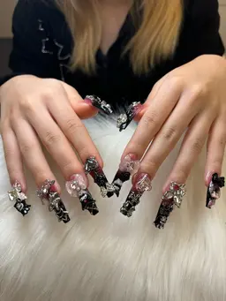 ゴテゴテネイル．ネイルチップ長さ出し10本＋デザインやり、付け放題🎀🎀