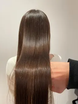 似合わせ小顔カット+髪質改善ストレートパーマ+クイックトリートメント28,500円→16,500円