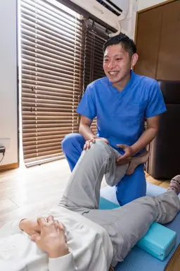 ひざが痛くて満足に歩けない方におすすめ、ひざ専門整体。