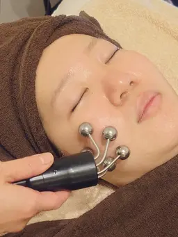 【たるみ改善・予防！】表情筋トレーニング 美白パック付き 5500円⇒4800円！