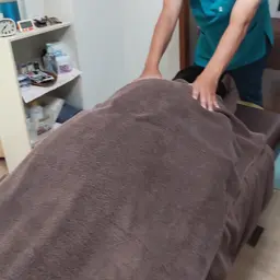 もみほぐしとハンドマッサージとヘッドスパ９０分６０００円