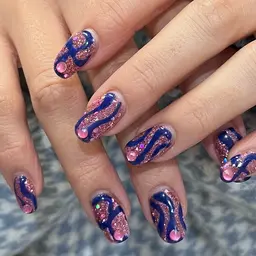 【パラジェル使用】10本長さ出し持ち込みデザインネイル✨️