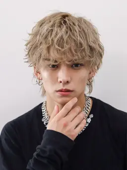 🌸新生活応援🌸  メンズカット＋⚡️高発色ブリーチカラー⚡️(ミルクティー/シルバー/ブロンド/金髪/など)