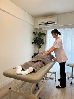 《Googleロコミ投稿お約束》《20歳以上限定》小顔矯正骨盤矯正+悩み別メニュー50分15900円→0円