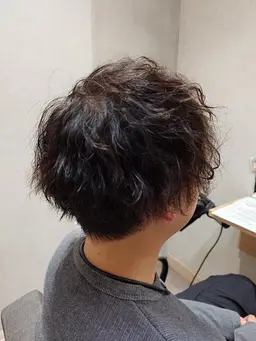 🌟メンズ大人気🌟【魔法のmarrbマイクロバブル付】カット+ツイストスパイラルパーマ+ 電気ブラシケ頭皮ケア