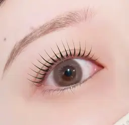 潤いまつげパーマ/パリジェンヌラッシュリフト（高濃度美容液付き）