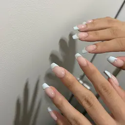 初回オフ無料!フレンチコース💅パラジェル変更+¥700