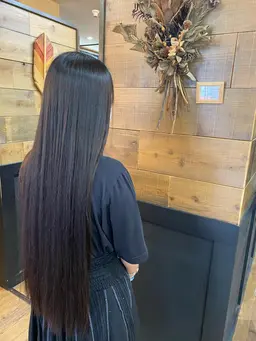 💓 こだわりカット&梅雨にも負けない縮毛矯正&完全補修COREMEのトリートメント付き✂️