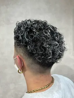 🔥最上級垢抜け🔥イケイケフェードカット✖️極道パーマ✖️ホワイトメッシュ