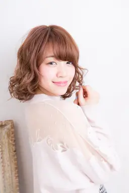 扱いやすいゆるふわカット✨【ミディアム】シャンプートリートメント込み☘️