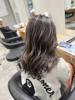 【ハイライトで美人女性に✨】カット＋ハイライト