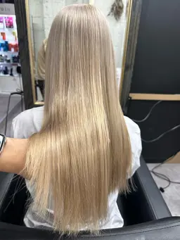 🐾ブリーチリタッチ＋オンカラー＋トリートメント🐾