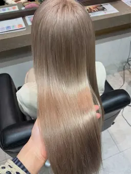 ブリーチ＋カラー＋トリートメント🤍🫧