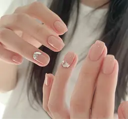 🙆🏻‍♀️シンプルオフェンスネイル❣️ソフトジェル付け替えオフずっと無料✨