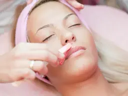 【新規女性】くすみを取り除きトーンアップ❣フェイシャルワックス+美肌パック付き