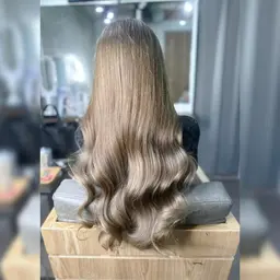 【モデル】ヘアカラー　２０００円
