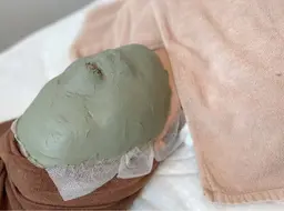 医療グレードクレイパック✨吸引力が高くクレイの力で肌に不要なものを吸い上げるデトックス美容。ご新規様垢取りパック🎁