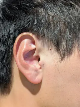 【耳を派手にできない方に】シンプルコース